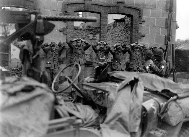 german prisoners wwii black and white